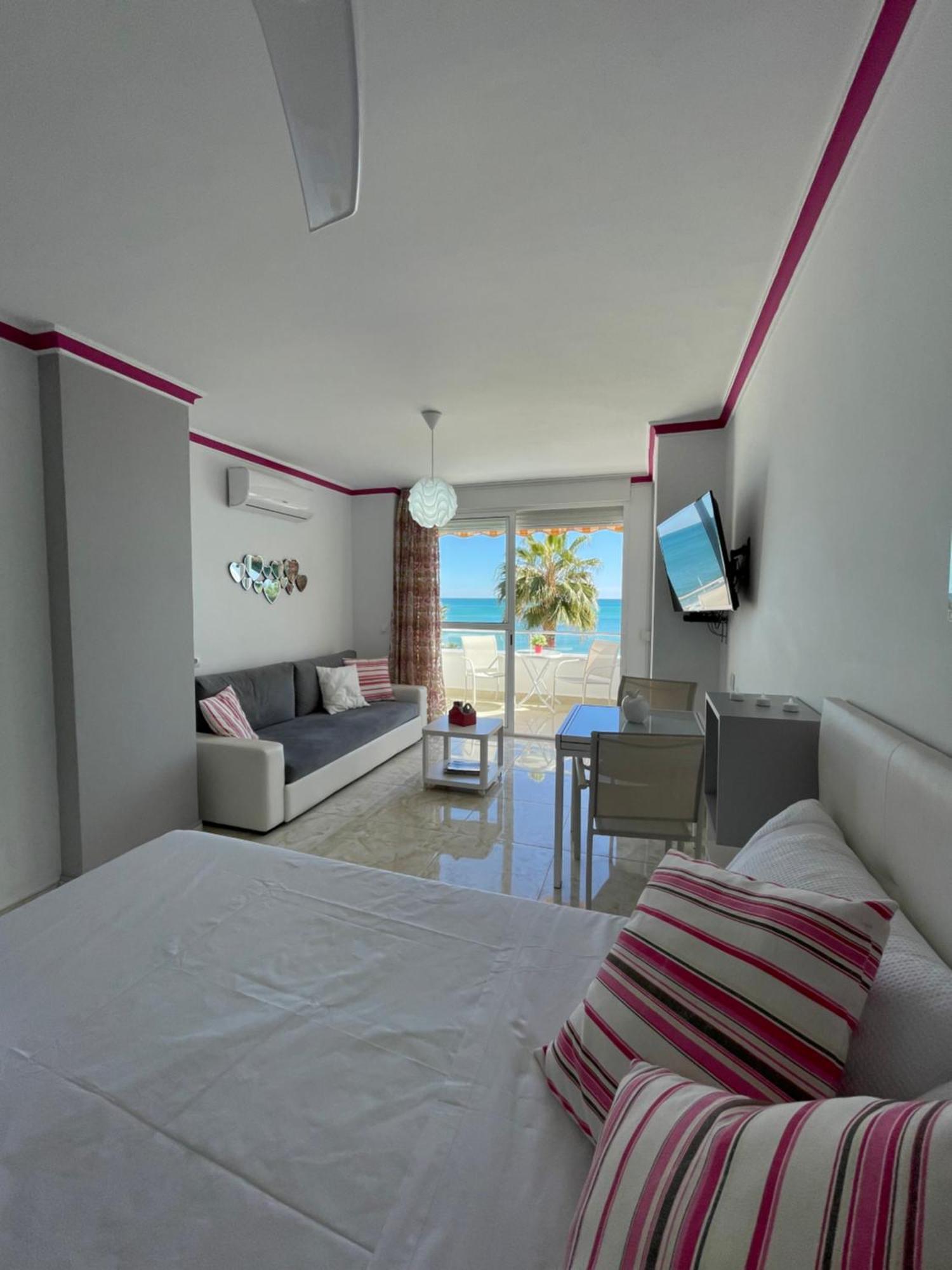 טורמולינוס Roca Chica. Studio - First Line Beach מראה חיצוני תמונה