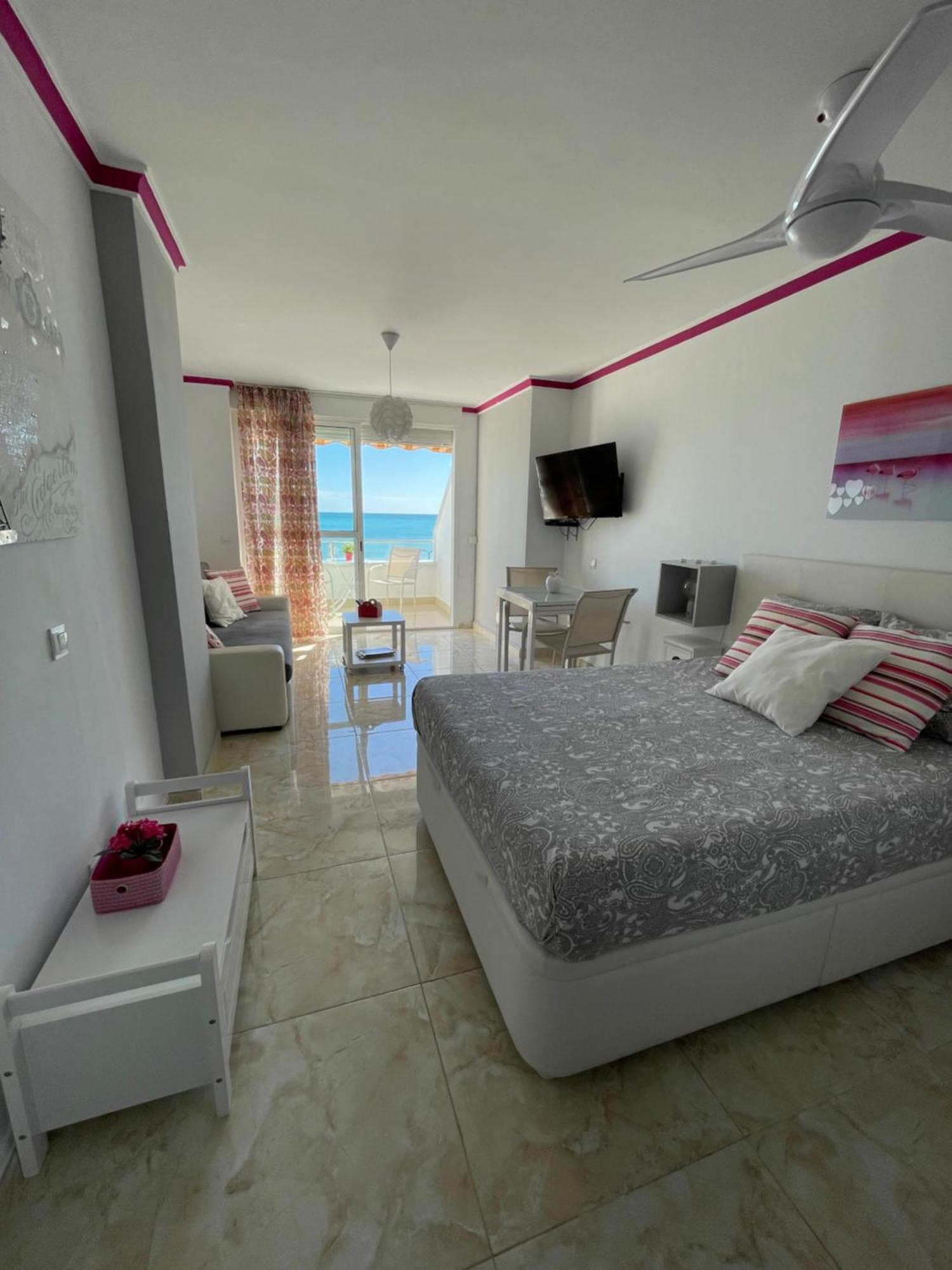 טורמולינוס Roca Chica. Studio - First Line Beach מראה חיצוני תמונה