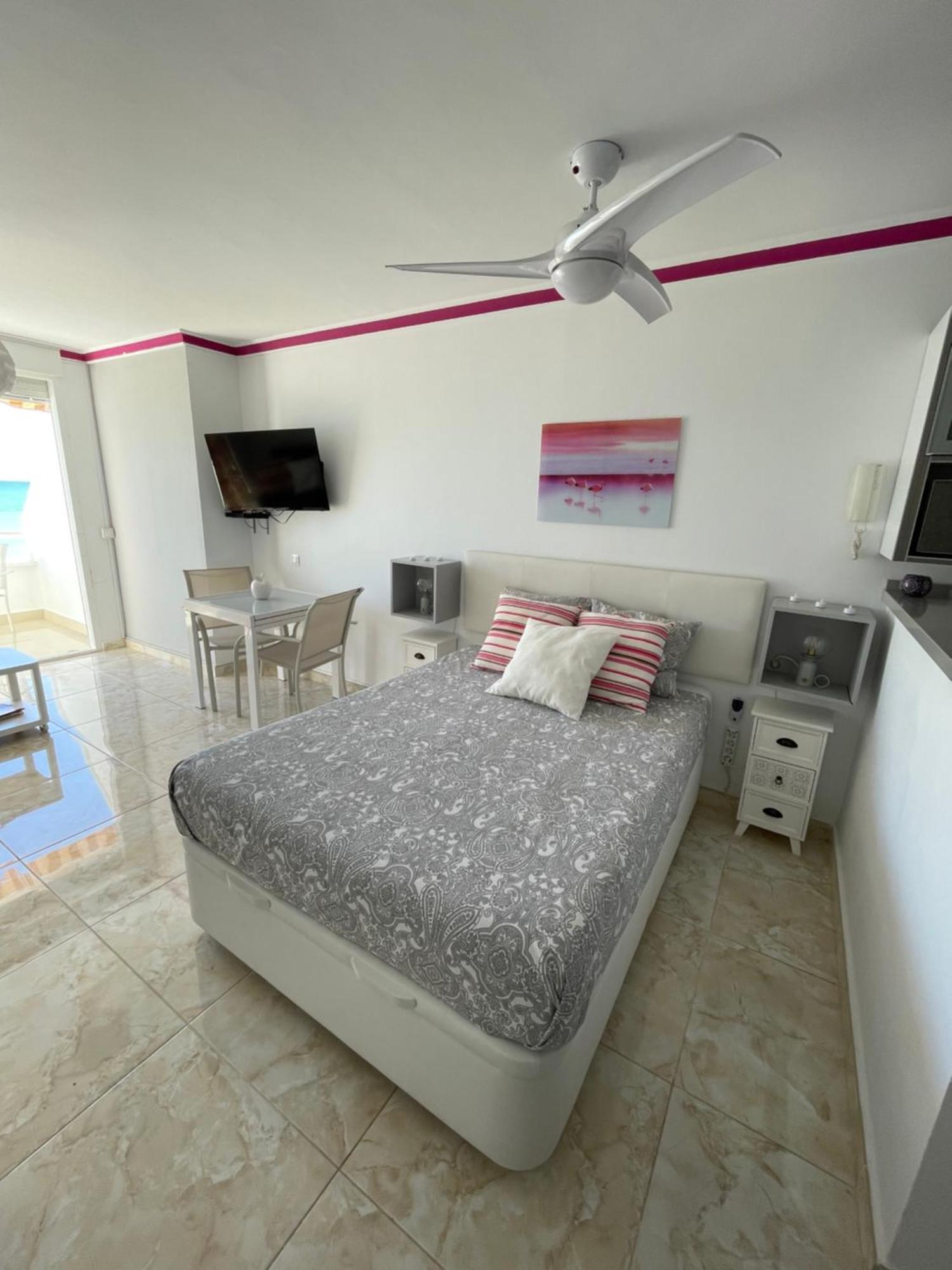 טורמולינוס Roca Chica. Studio - First Line Beach מראה חיצוני תמונה