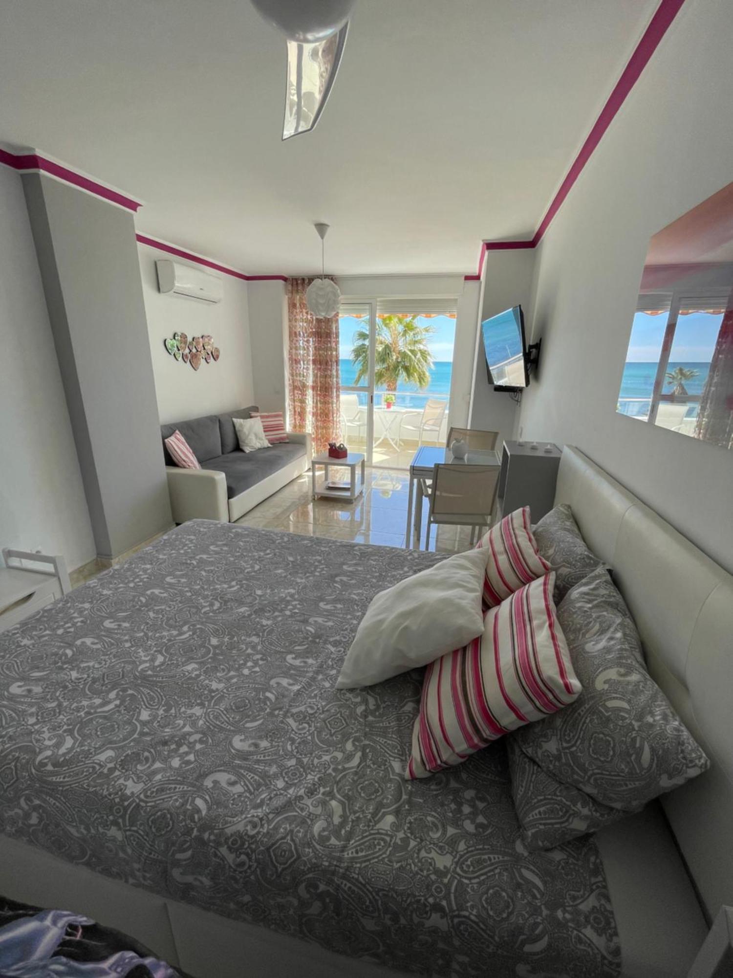 טורמולינוס Roca Chica. Studio - First Line Beach מראה חיצוני תמונה